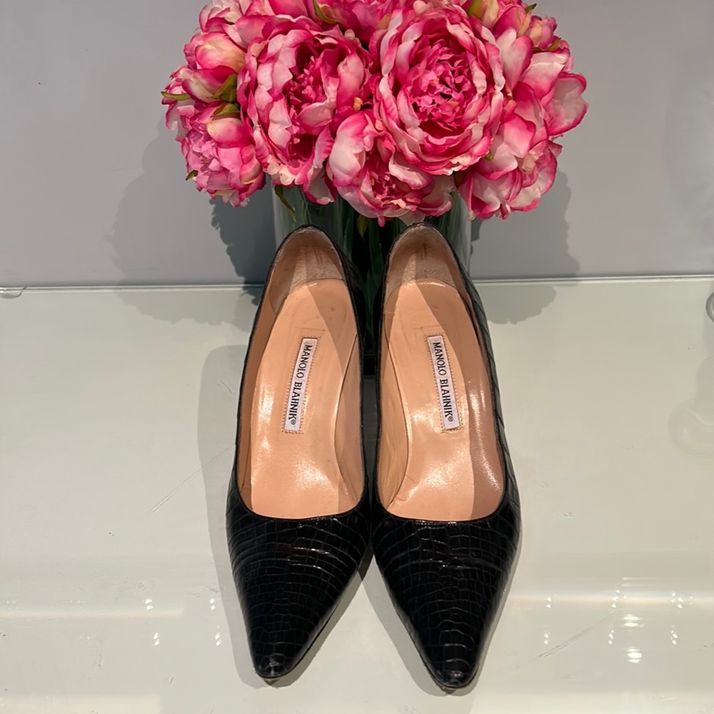 Manolo Blahnik - Alligator Embossed - Black - Excellent Condition